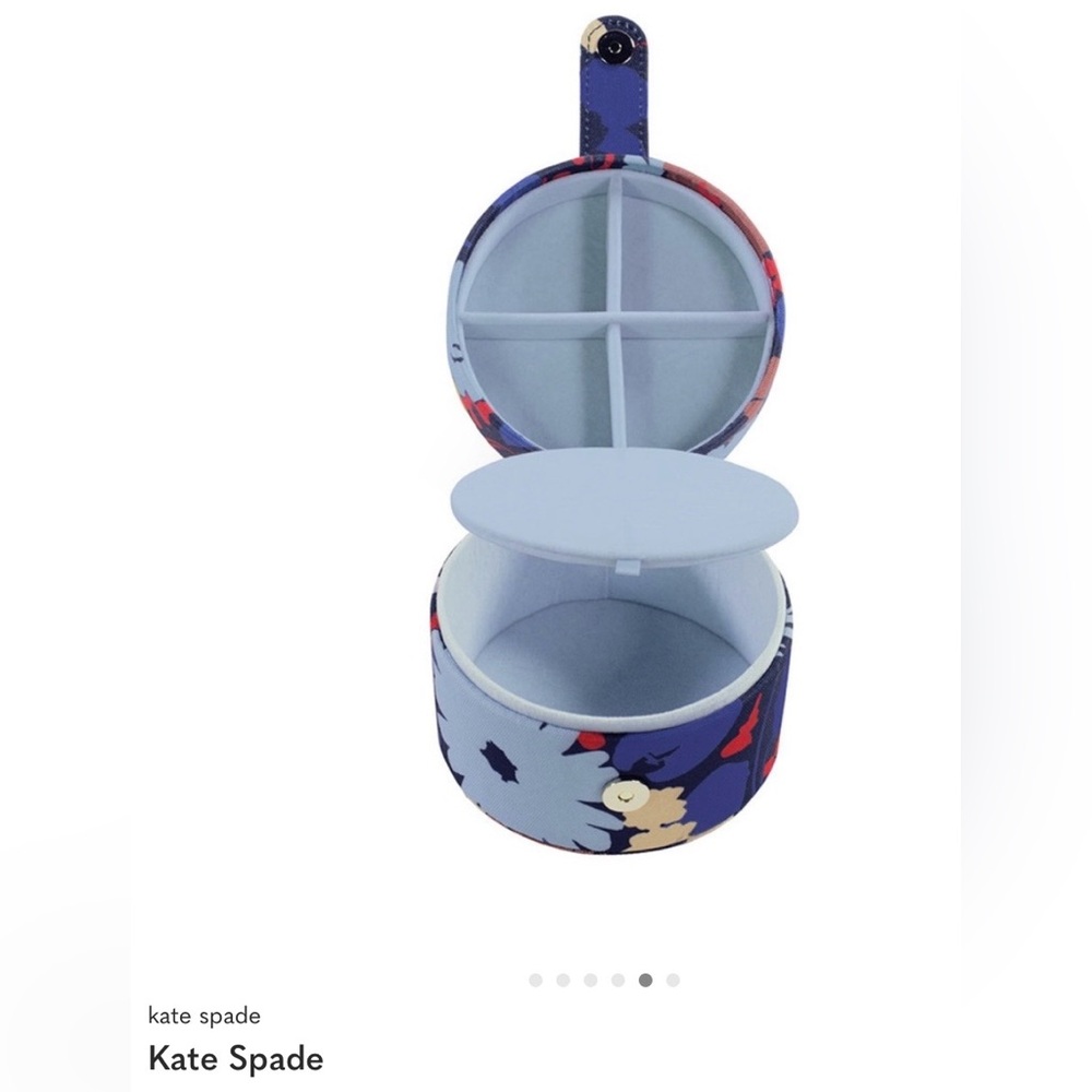 Kate Spade Round Travel Jewelry Case - Light Gray Interior, Floral Exterior